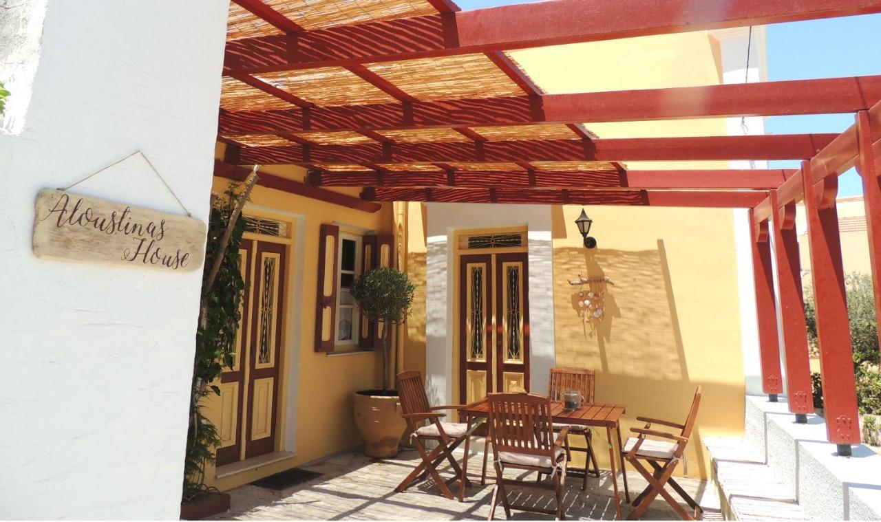 Aloustina'S House Simi Exterior foto